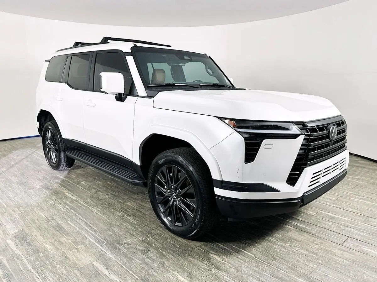2024 Lexus GX Premium's photo