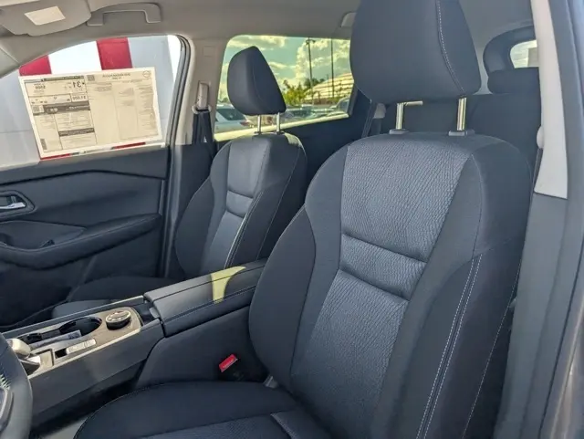 2026 Nissan Rogue SV photo 4