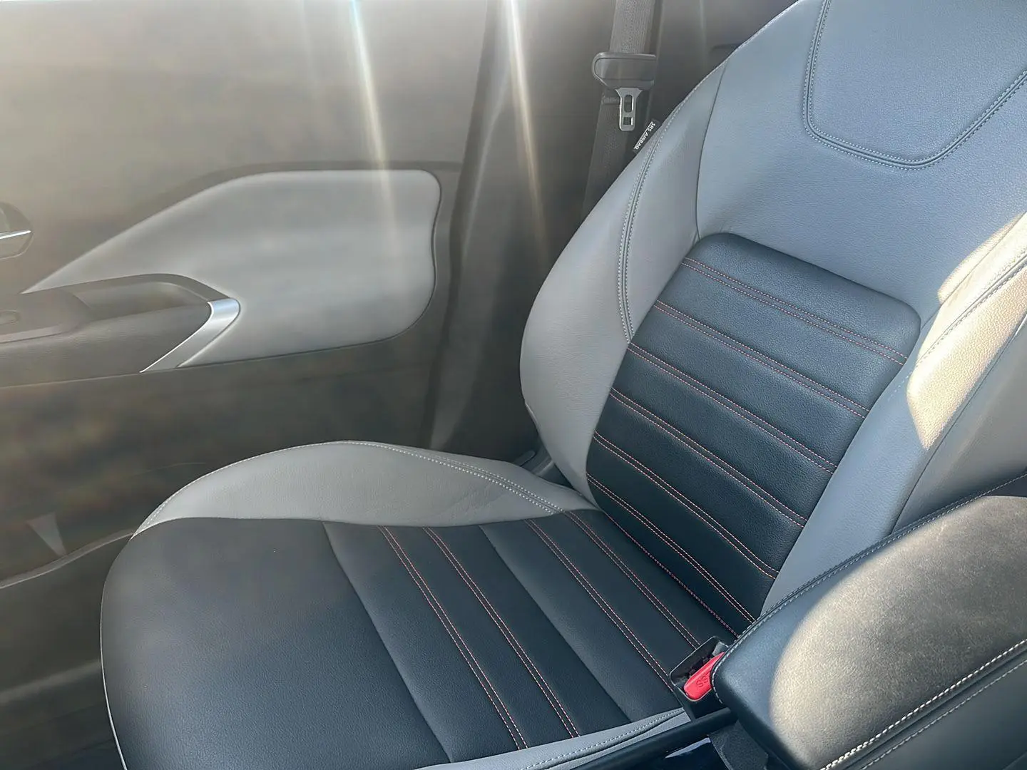 2023 Nissan Kicks SR photo 20