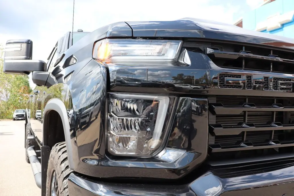 2022 Chevrolet Silverado LTZ photo 5