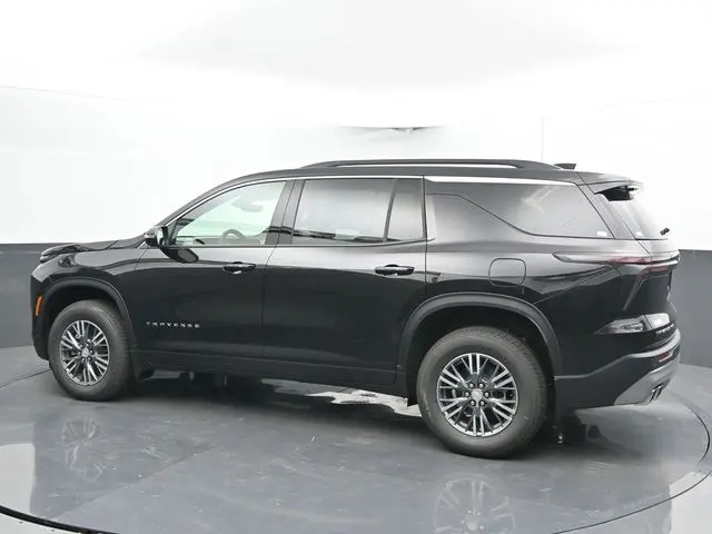2026 Chevrolet Traverse 2LT photo 4