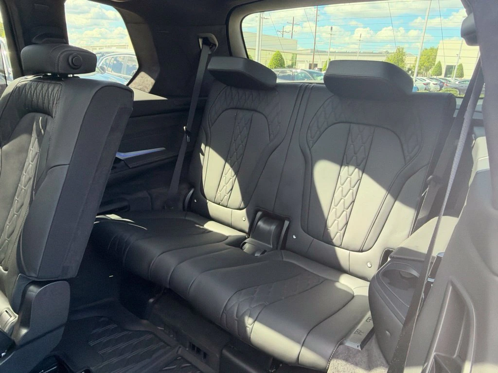 2026 BMW X7 M60i - Photo 29