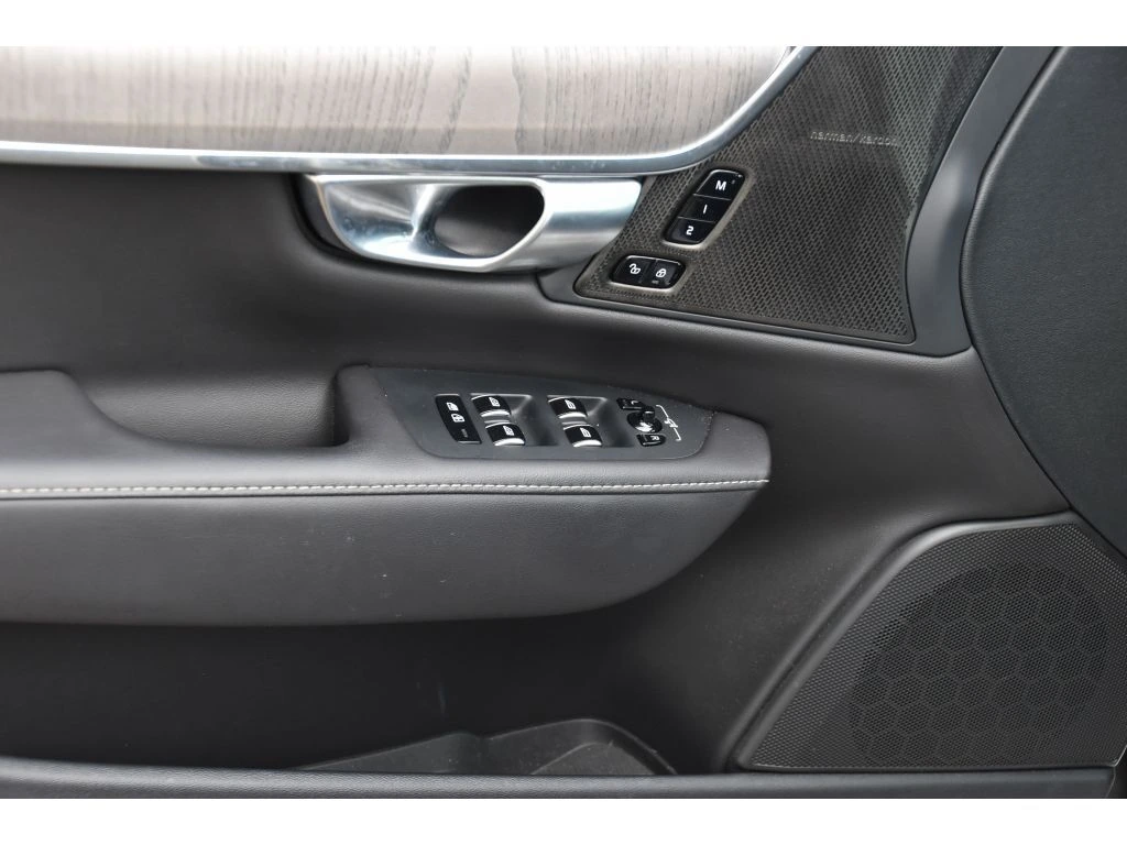 2024 Volvo - image 21