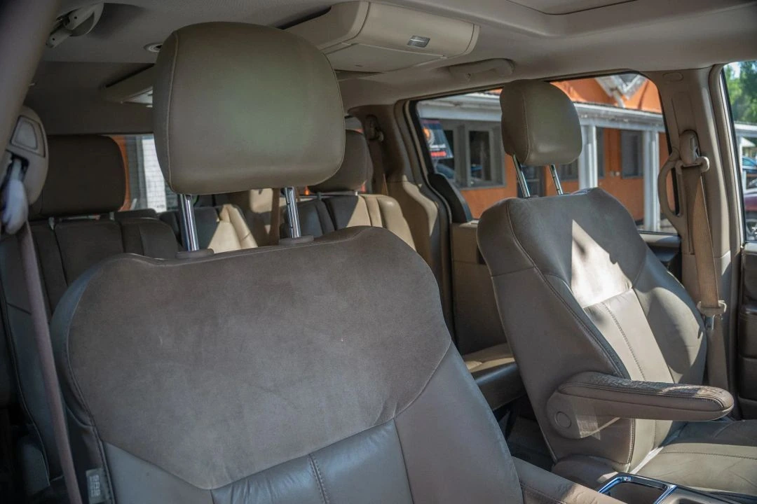 2015 Chrysler Town & Country Limited Platinum - Photo 24