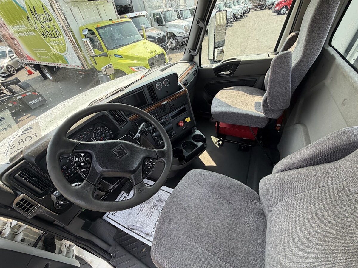2020 International LT in Tacoma, WA — photo 3
