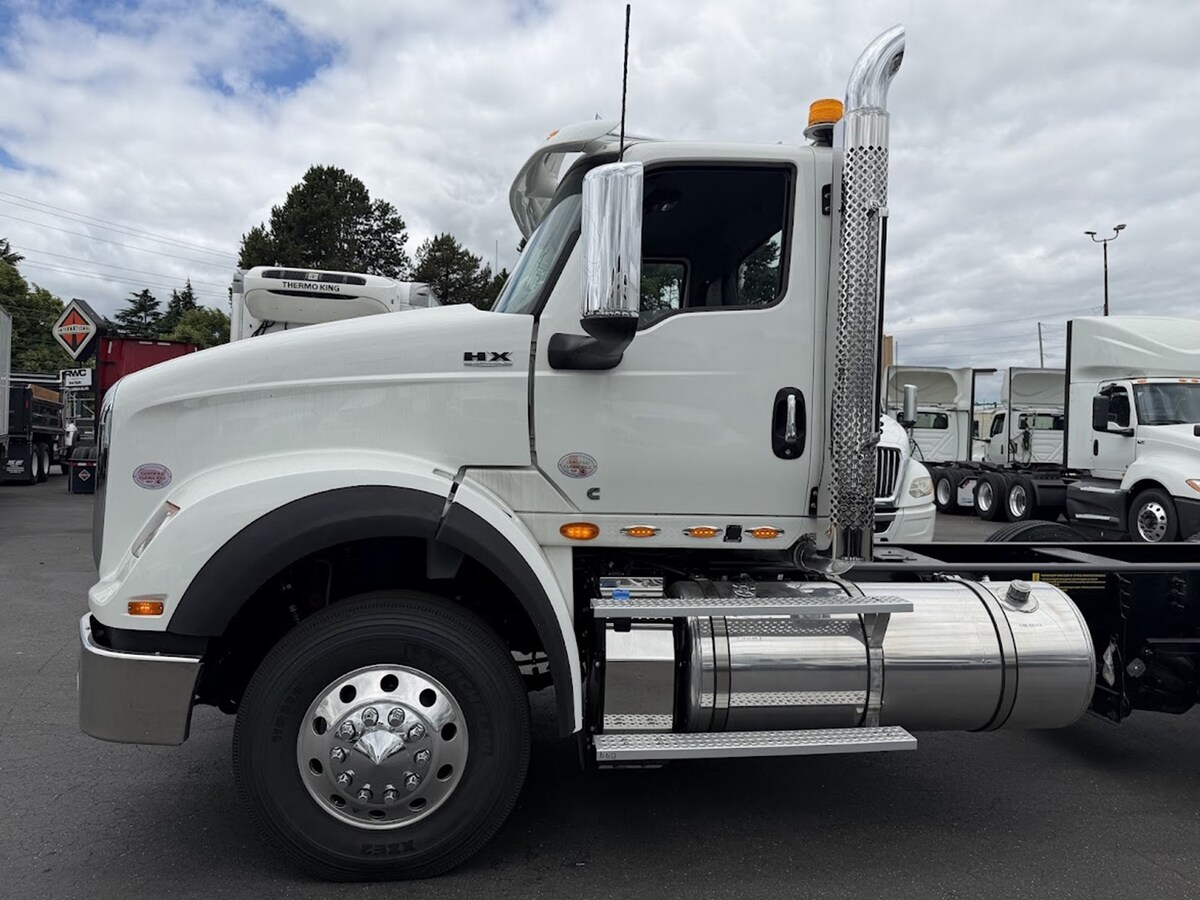 2025 International HX in Eugene, OR — photo 3