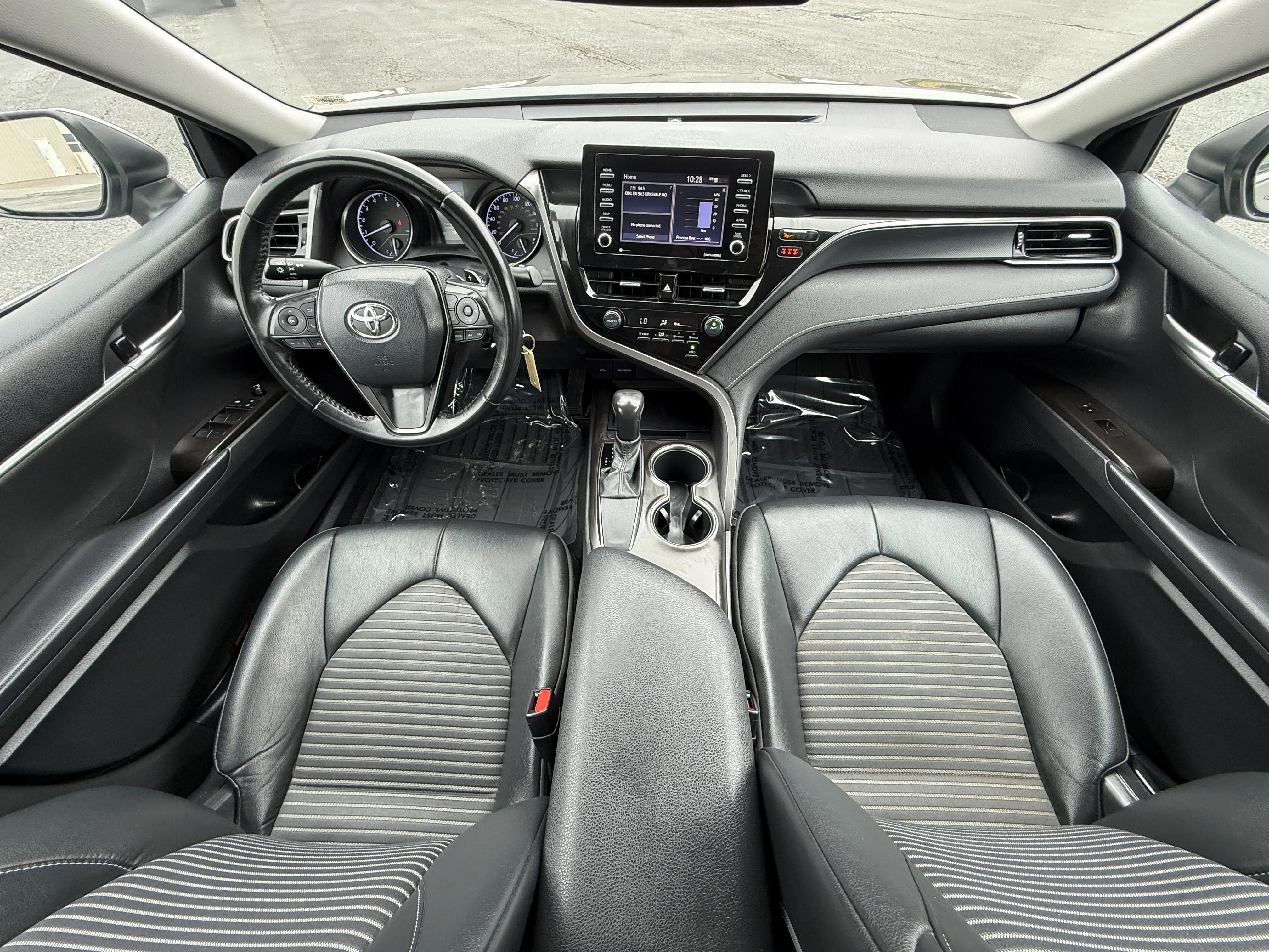 2021 Toyota Camry SE photo 10
