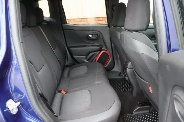 2018 Jeep Renegade Trailhawk photo 37