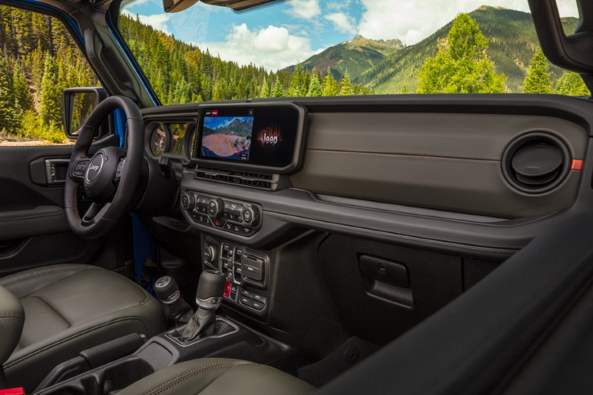 2025 Jeep Gladiator Interior Cabin Dashboard