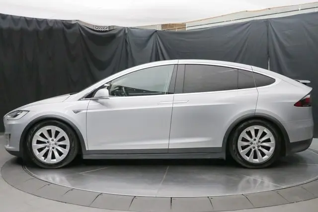 2016 Tesla Model X 90D photo 10