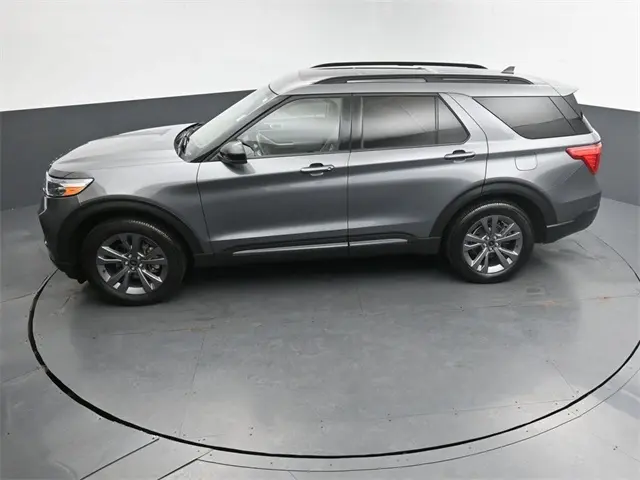 2022 Ford Explorer XLT Sport photo 22