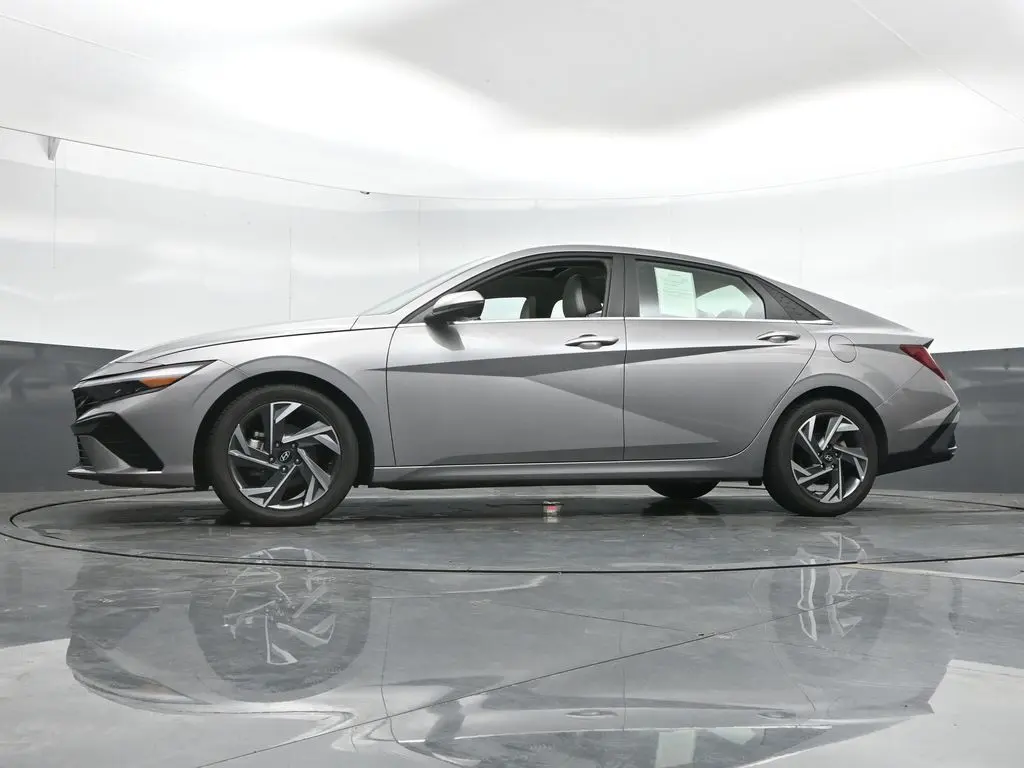 2024 Hyundai Elantra Limited photo 41