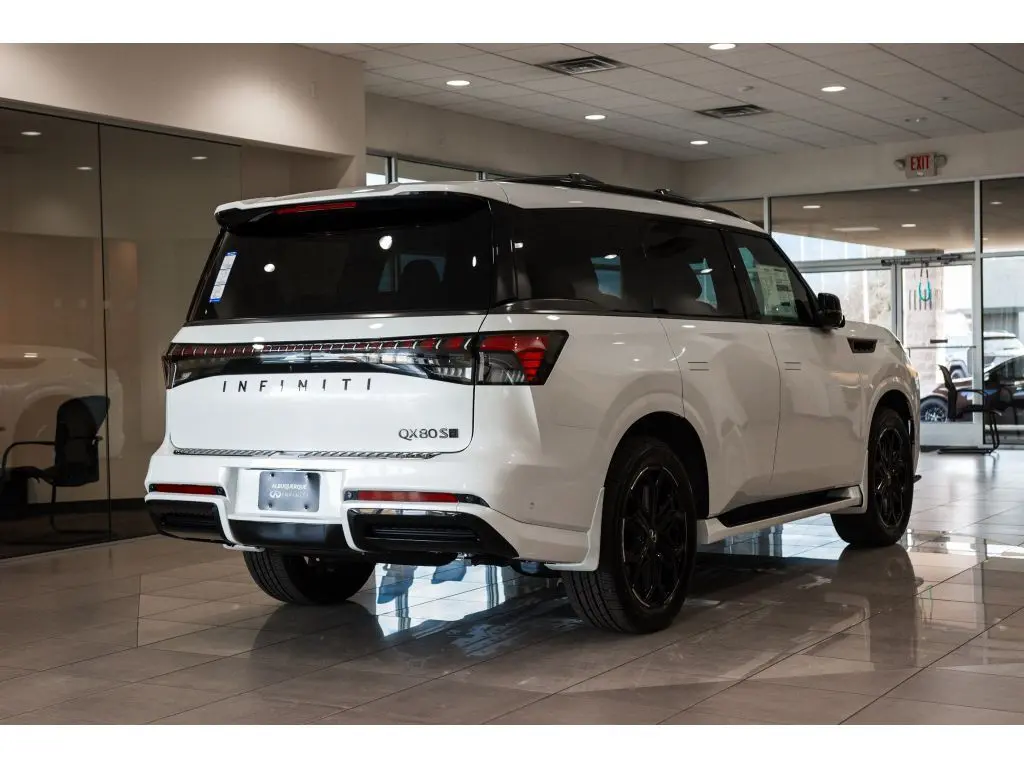 2026 Infiniti QX80 Sensory photo 2