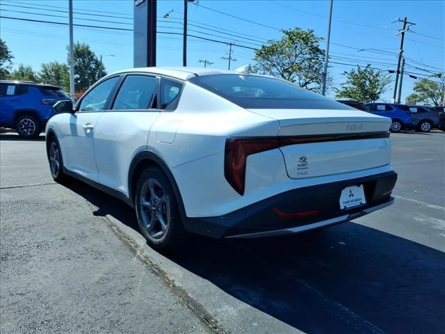 2025 Kia K4 LXS - Photo 28