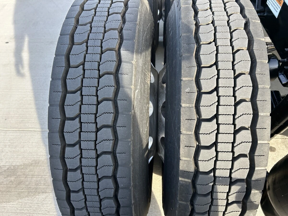 2020 Freightliner Cascadia - image 10