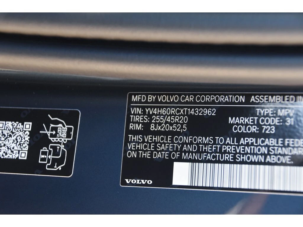 2026 Volvo - image 26