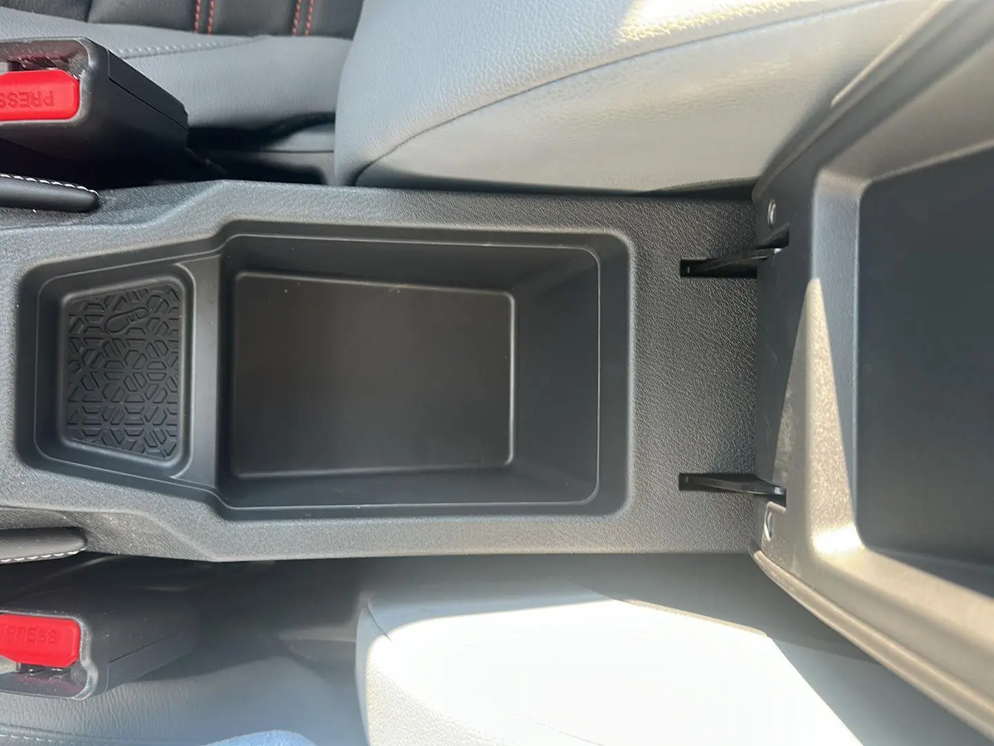 2023 Nissan Kicks SR photo 19