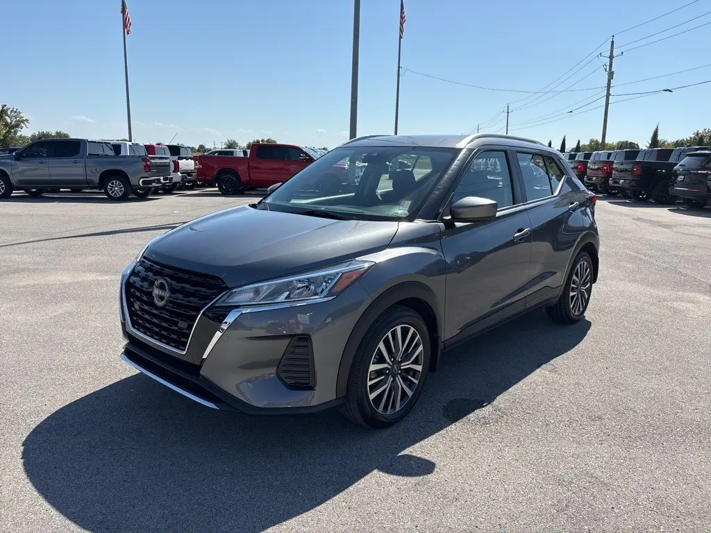 2022 Nissan Kicks SV photo 6
