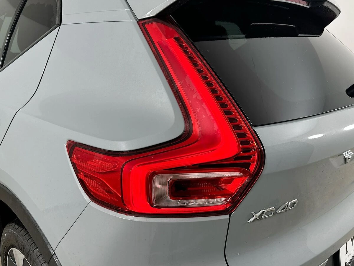 2026 Volvo XC40 Plus - Photo 12