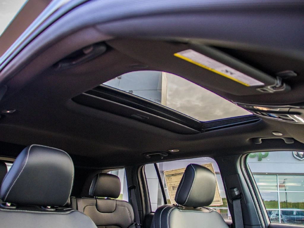2025 Jeep Grand Cherokee Altitude - Photo 14