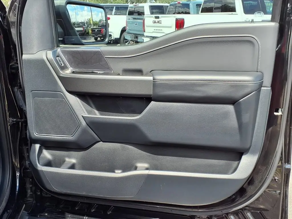 2023 Ford F-150 XLT photo 12