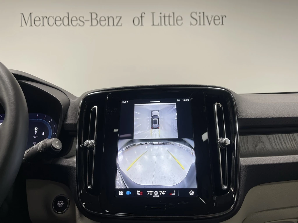 2025 Volvo - image 34