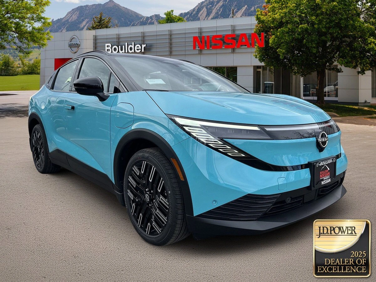 2026 Nissan LEAF Platinum+'s photo