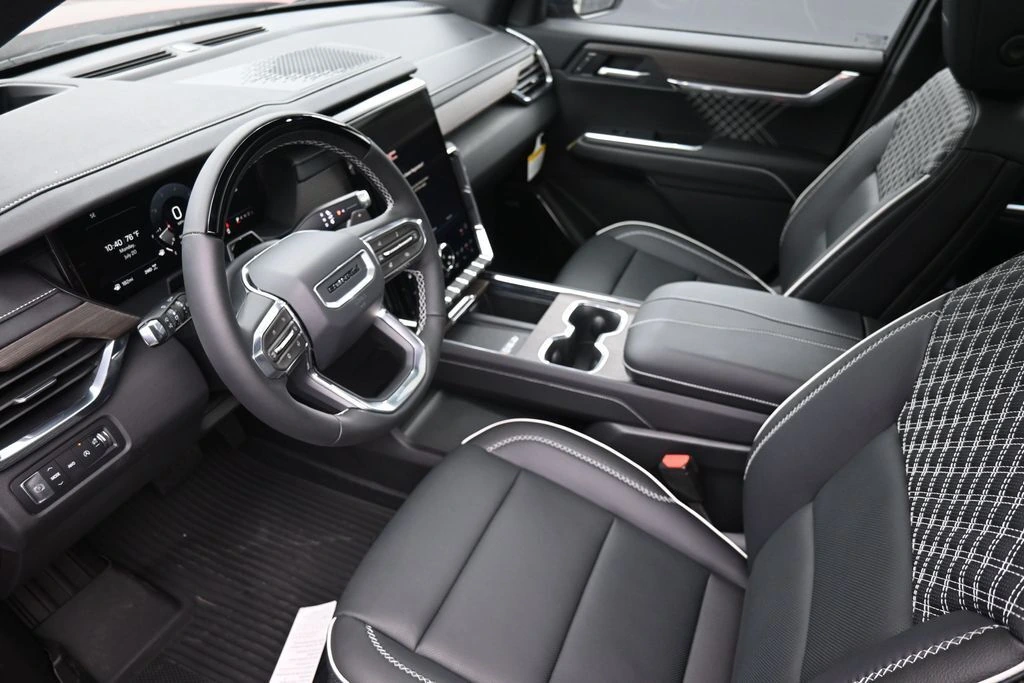 2026 GMC Acadia Denali - Photo 21
