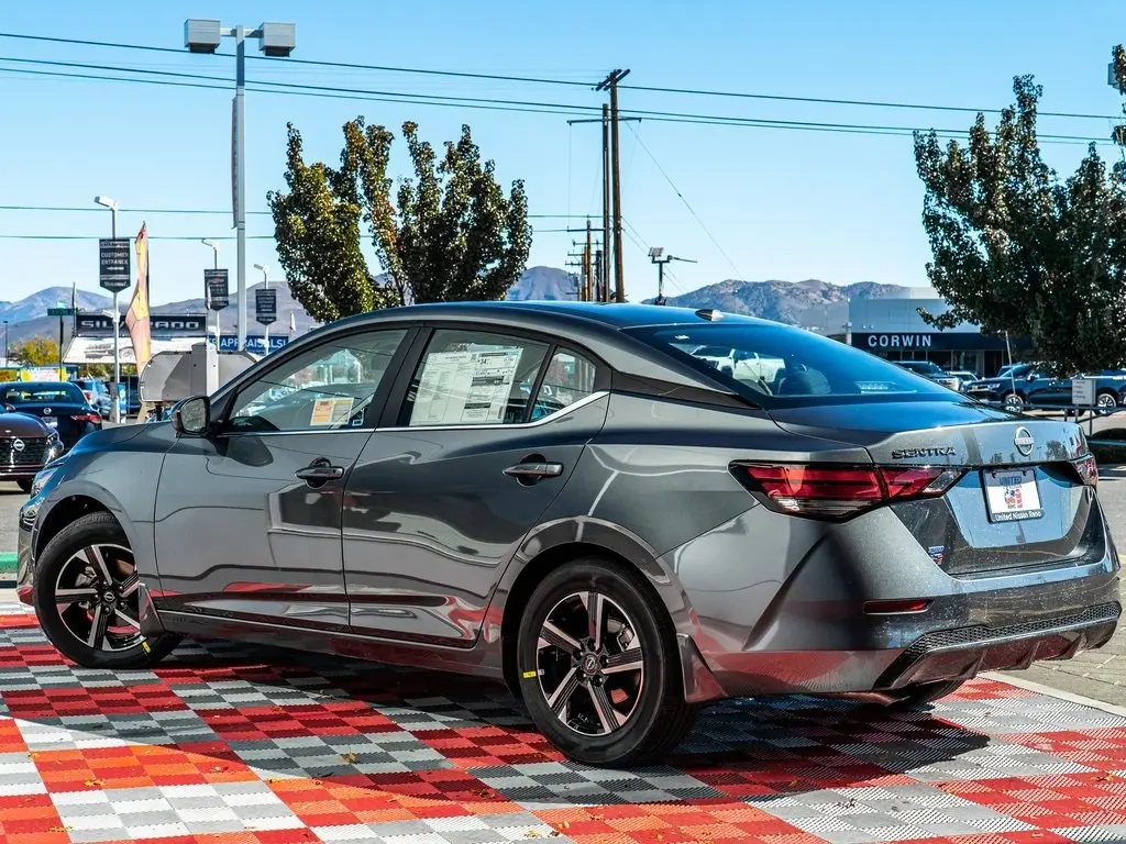 2025 Nissan Sentra SV photo 3