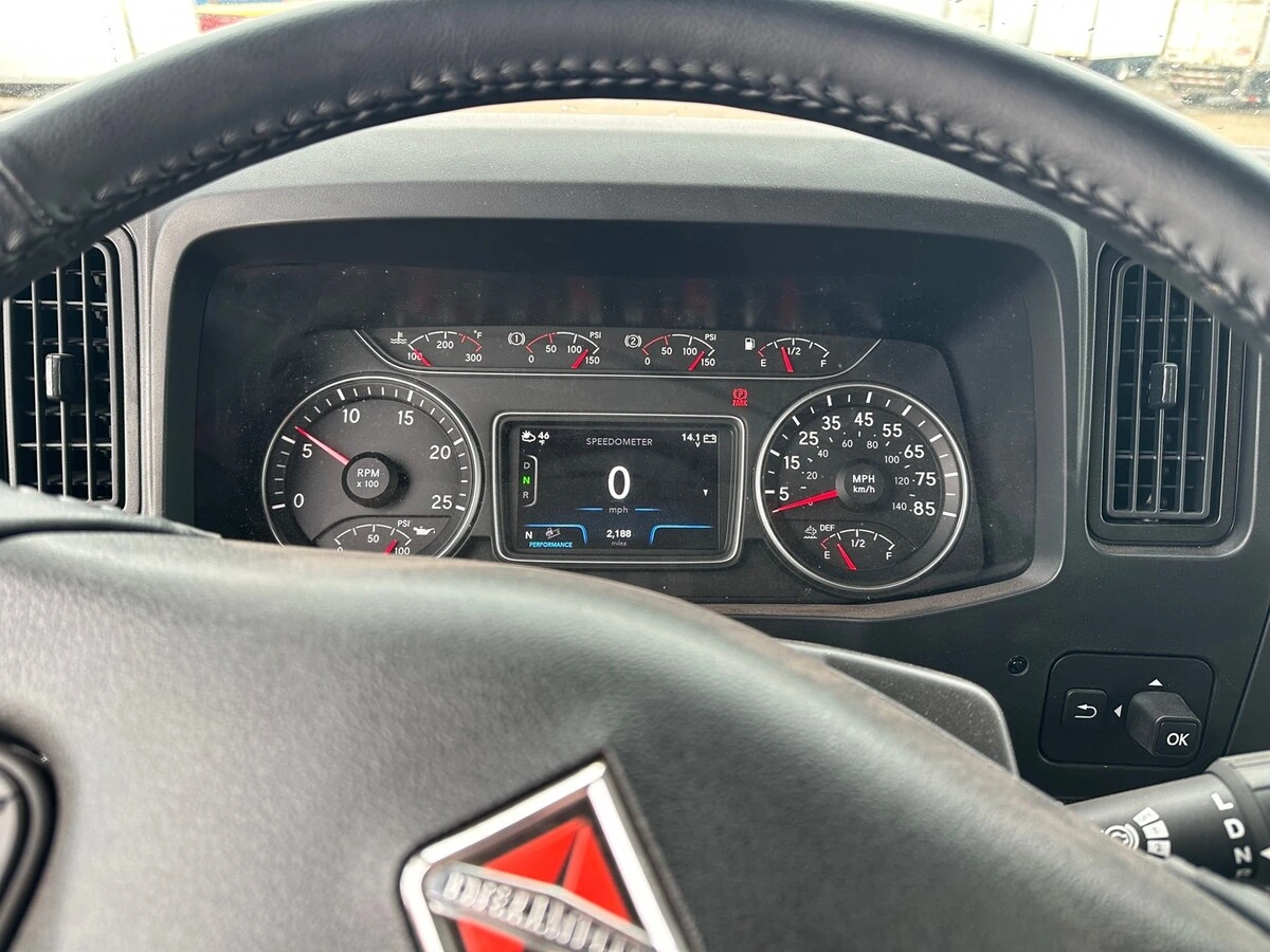 2026 International HX - image 9