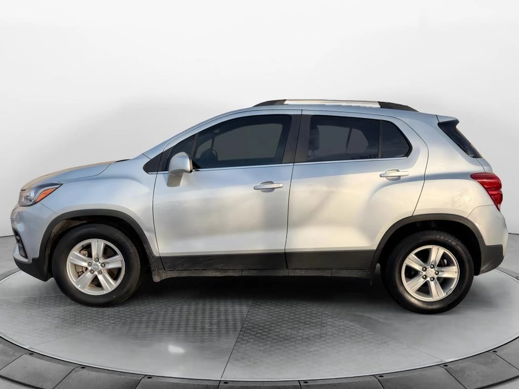 Used 2020 Chevrolet Trax LT with VIN 3GNCJLSB4LL326859 for sale in Kansas City