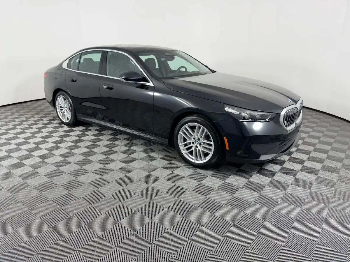 2025 BMW 5 Series 530i's photo