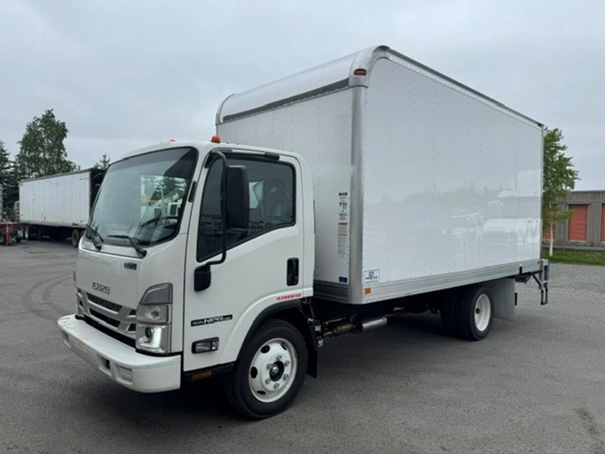 2026 Isuzu NPR — photo 8