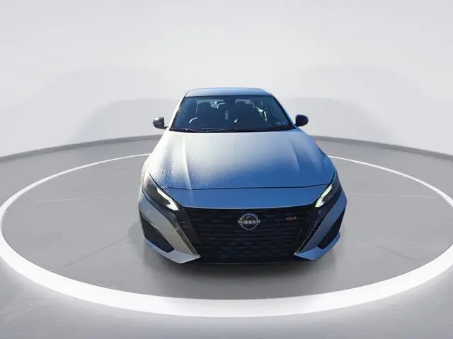2023 Nissan Altima 2.5 SR photo 3