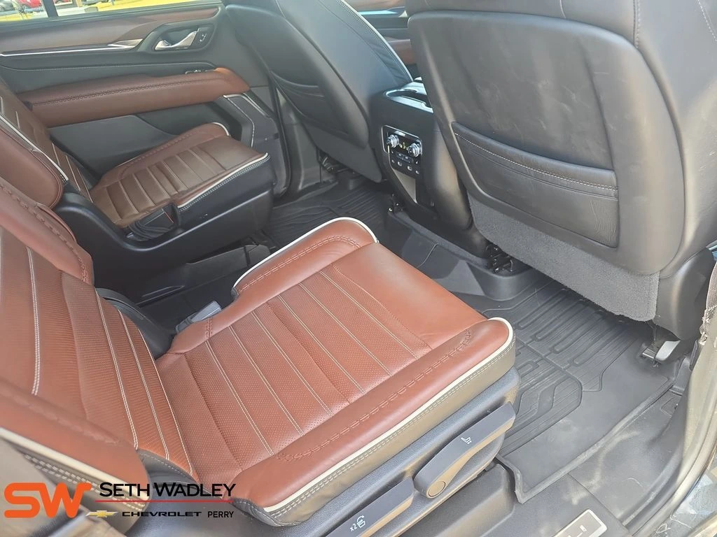 2024 GMC Yukon Denali Ultimate - Photo 11