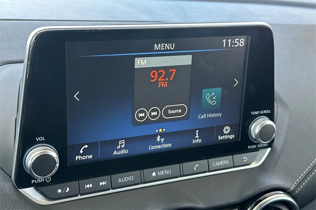 2025 Nissan Sentra SV photo 14