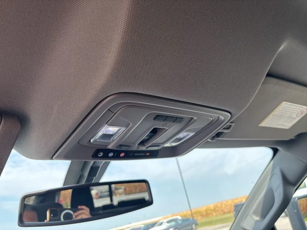 2020 Gmc Sierra SLE photo 32