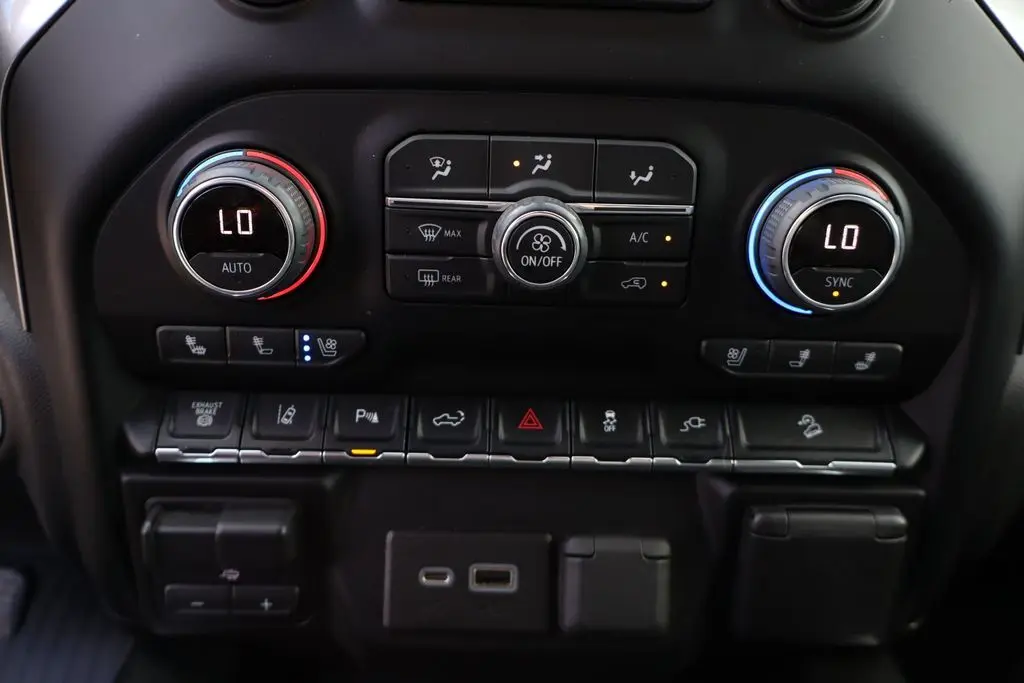 2022 Chevrolet Silverado LTZ photo 27