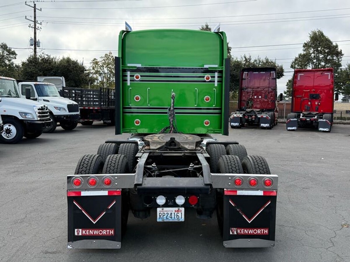2022 Kenworth W900 in Portland, OR — photo 6