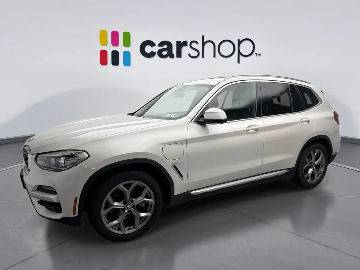 2021 BMW X3 30e's photo