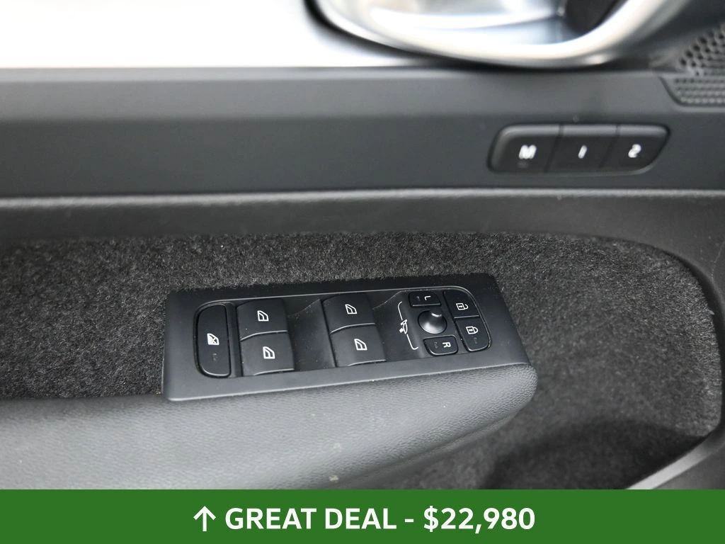 2024 Volvo - image 21