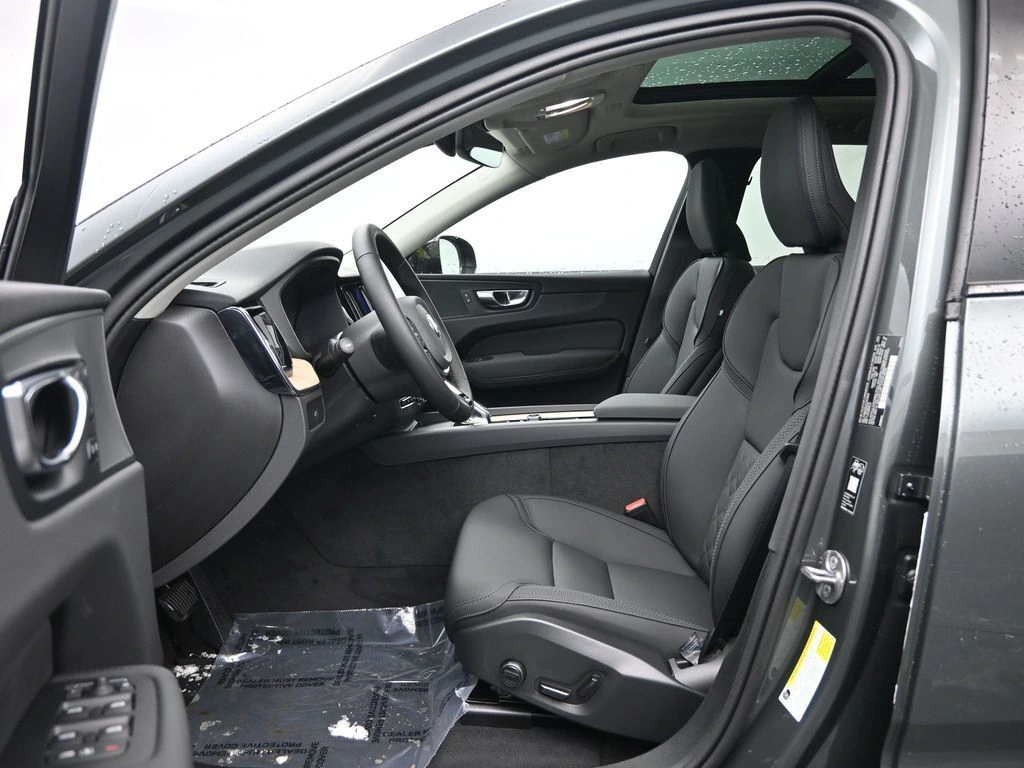 2026 Volvo - image 17