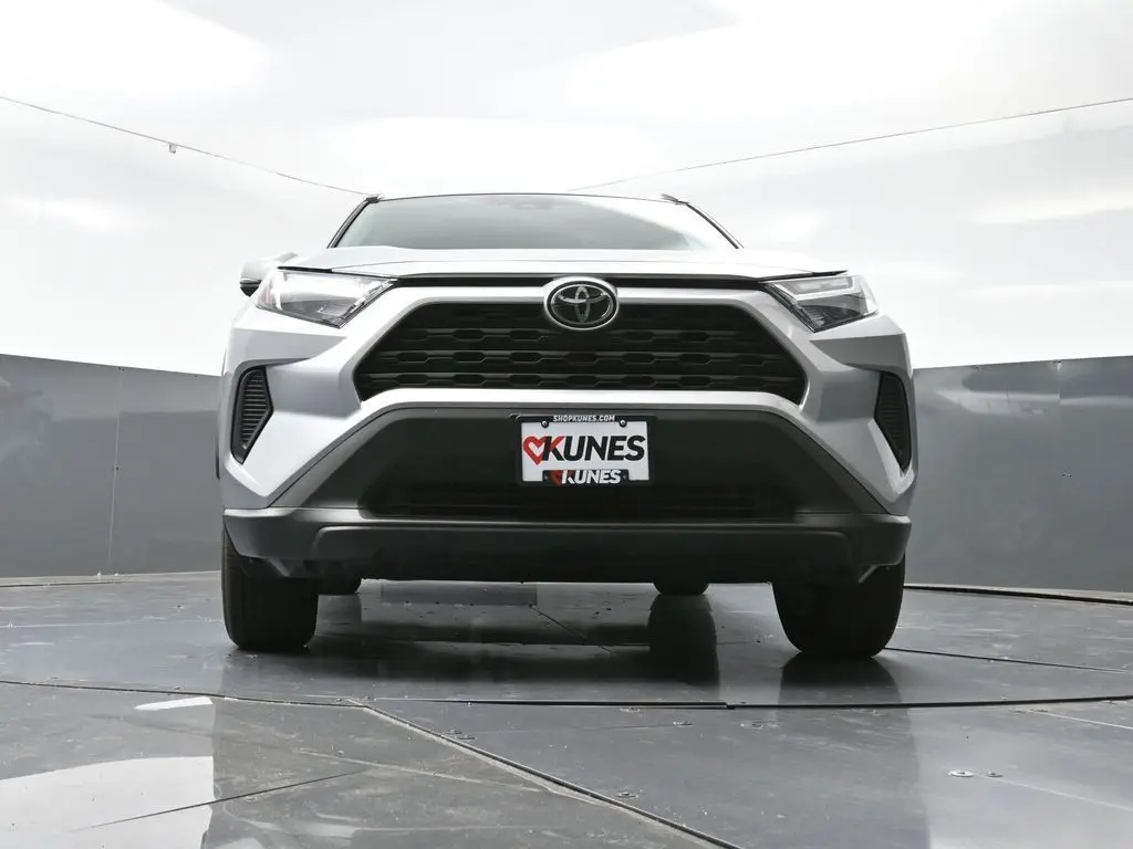 2024 Toyota RAV4 XLE photo 37