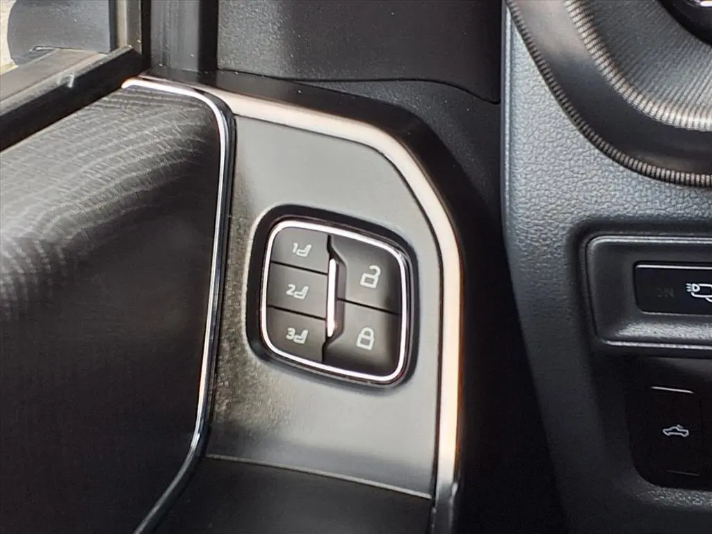 2023 Ford F-150 Platinum photo 39