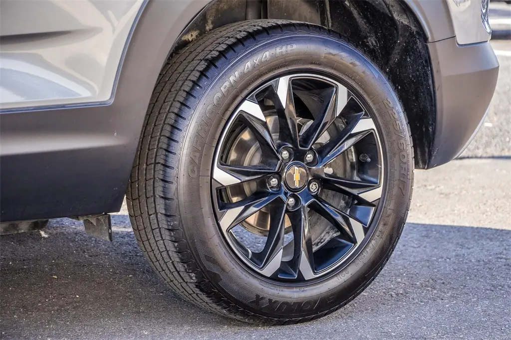 2023 Chevrolet Trailblazer LT photo 3