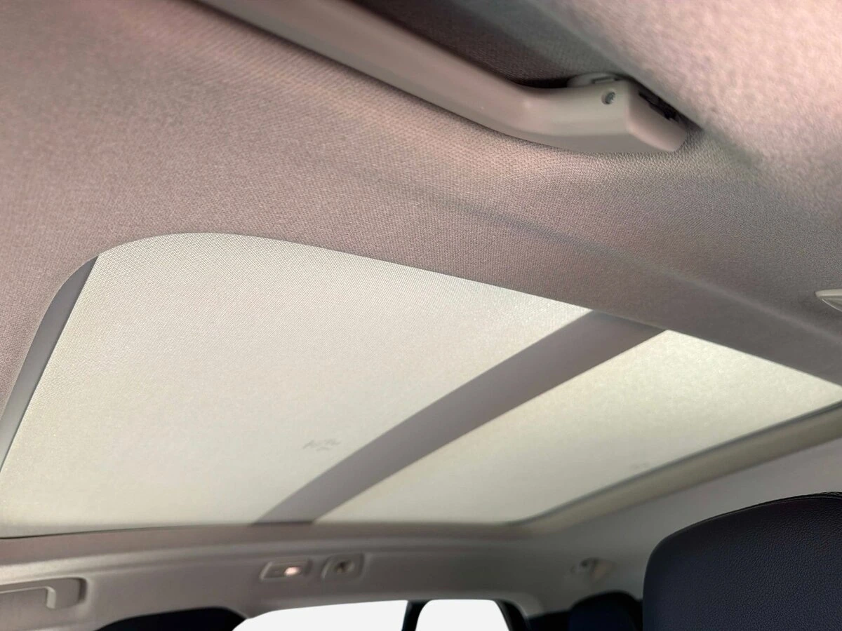 2026 Volvo - image 18