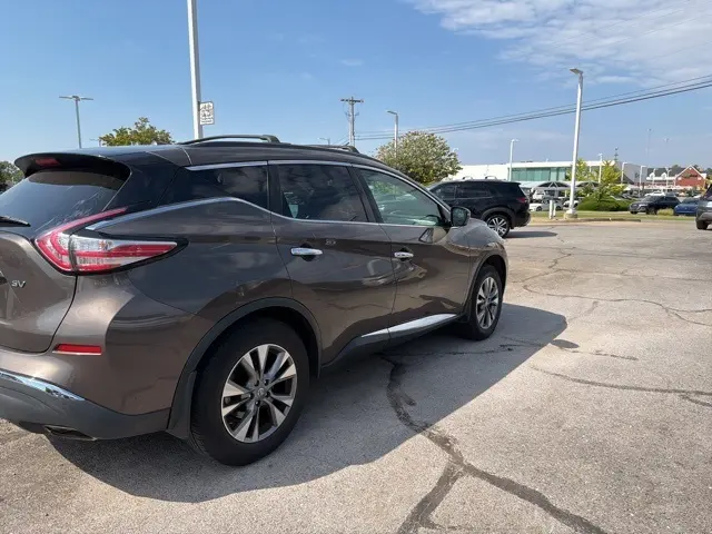2015 Nissan Murano SV photo 2