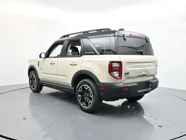 2025 Ford Bronco Sport Outer Banks photo 4