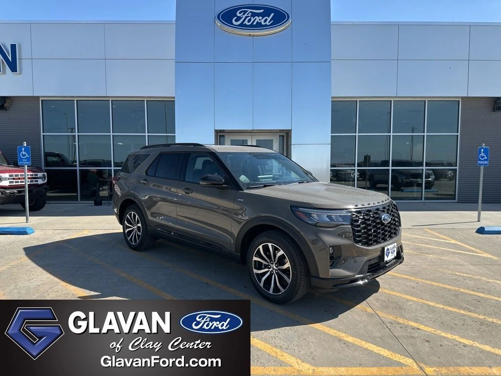 2026 Ford Explorer ST-LINE 4WD's photo