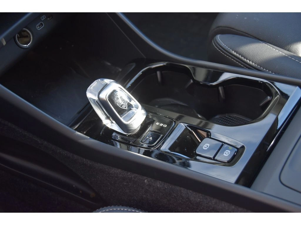 2026 Volvo - image 37